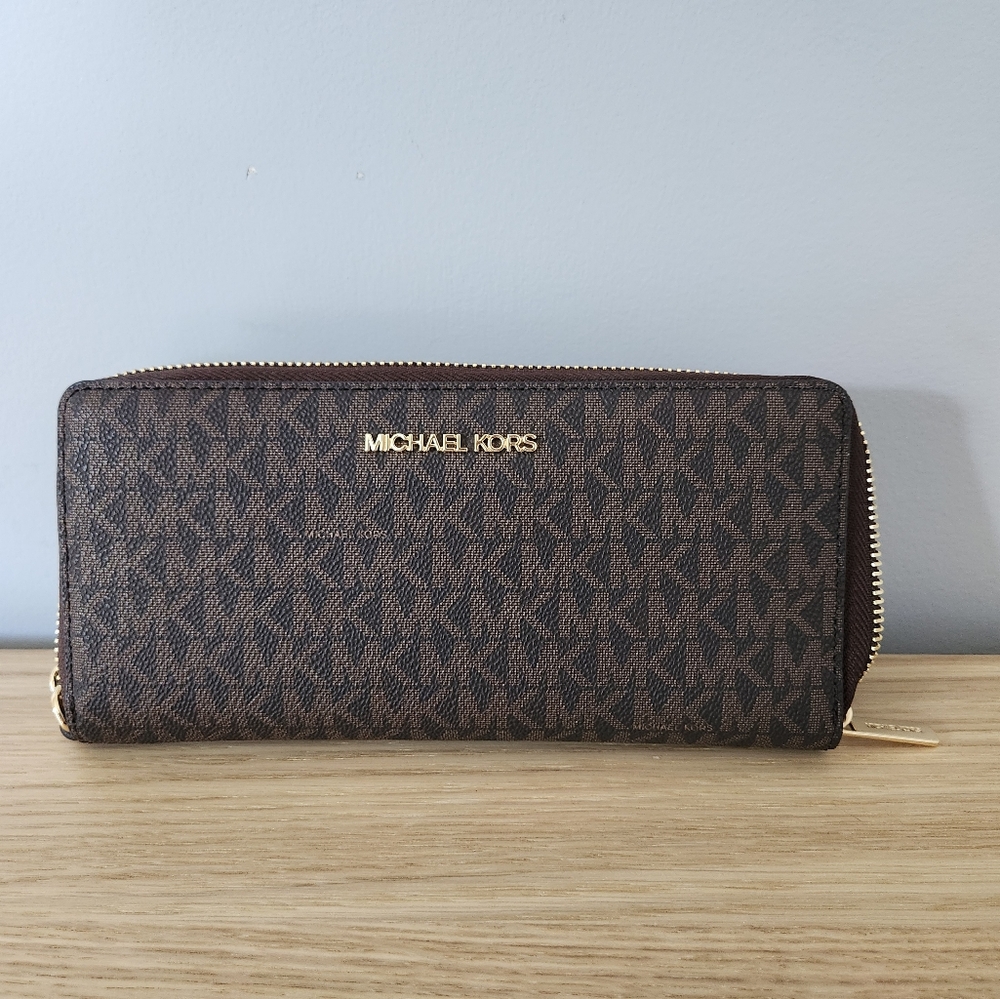 NWT Michael Kors Brown Signature Jet Set Continental Large Wristlet Wall…